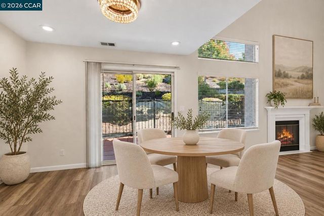 242 Portola Dr, Danville, CA 94506