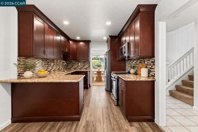 242 Portola Dr, Danville, CA 94506