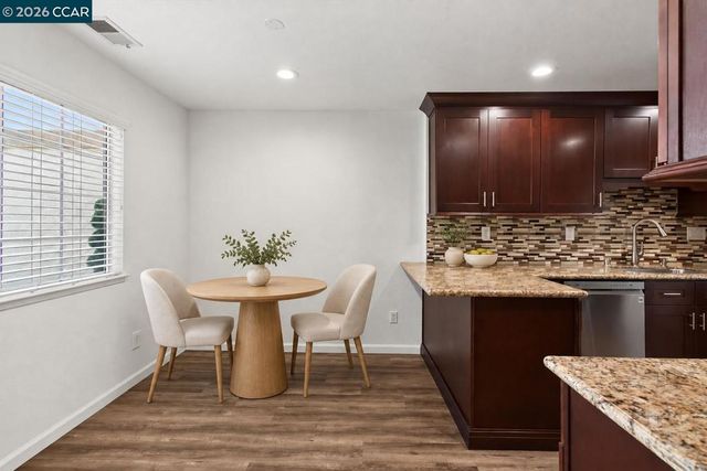 242 Portola Dr, Danville, CA 94506