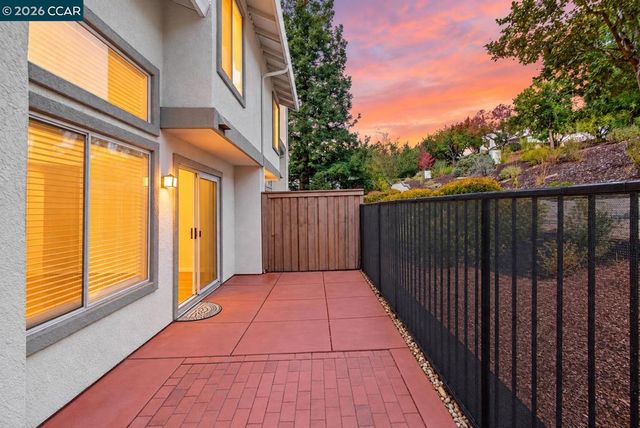 242 Portola Dr, Danville, CA 94506