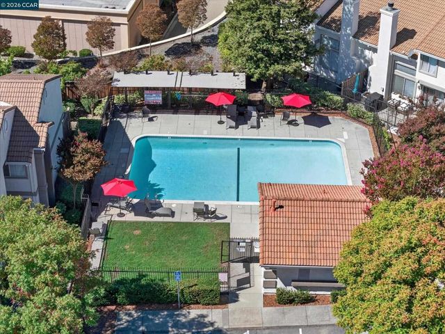 242 Portola Dr, Danville, CA 94506