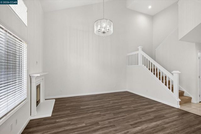 242 Portola Dr, Danville, CA 94506