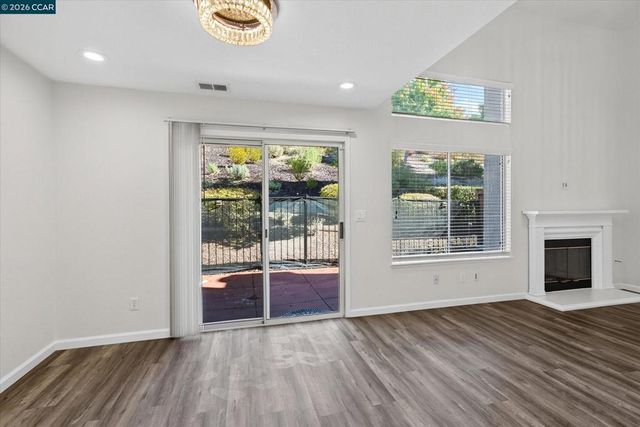 242 Portola Dr, Danville, CA 94506
