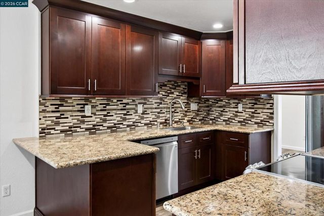 242 Portola Dr, Danville, CA 94506