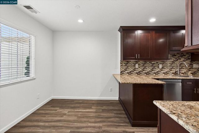 242 Portola Dr, Danville, CA 94506