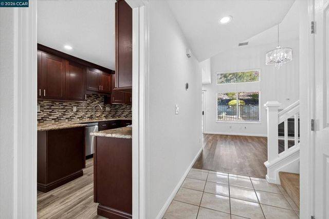 242 Portola Dr, Danville, CA 94506
