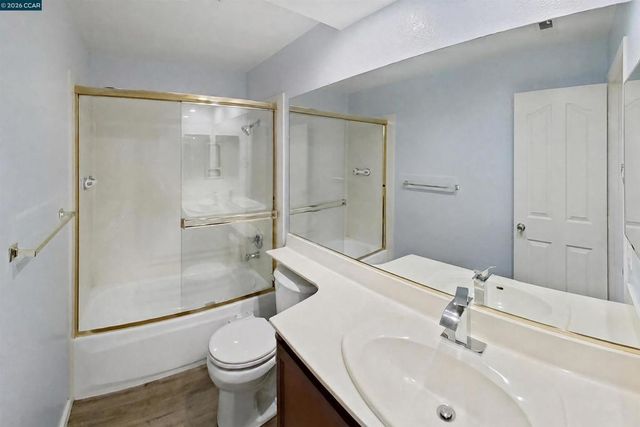 242 Portola Dr, Danville, CA 94506