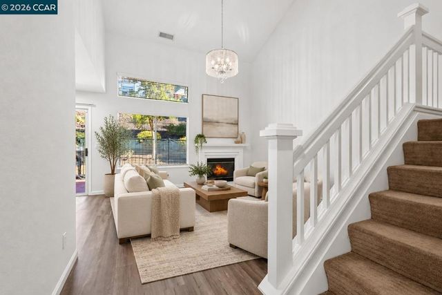 242 Portola Dr, Danville, CA 94506
