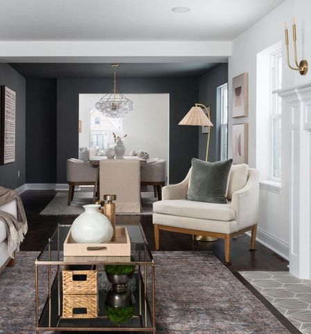 4828 N Newhall STREET, Whitefish Bay, WI 53217