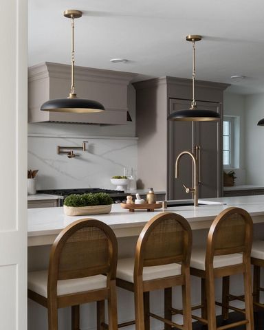 4828 N Newhall STREET, Whitefish Bay, WI 53217