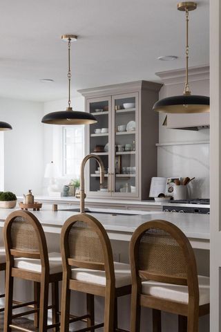 4828 N Newhall STREET, Whitefish Bay, WI 53217