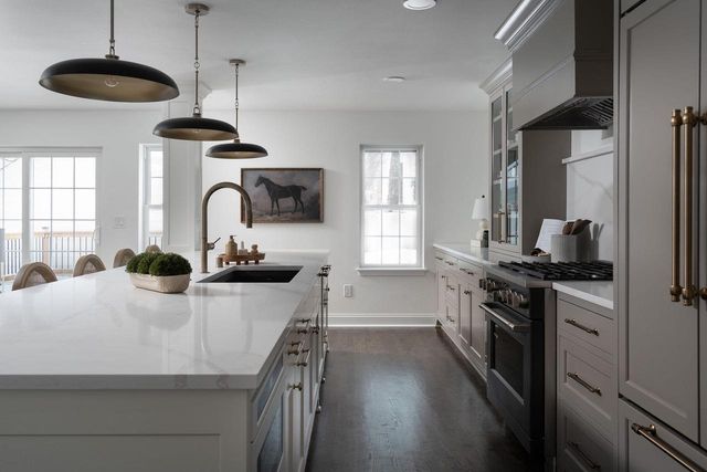 4828 N Newhall STREET, Whitefish Bay, WI 53217