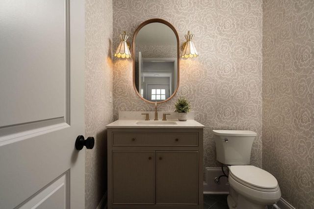 4828 N Newhall STREET, Whitefish Bay, WI 53217