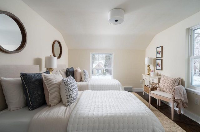 4828 N Newhall STREET, Whitefish Bay, WI 53217