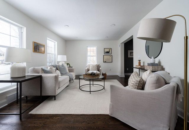 4828 N Newhall STREET, Whitefish Bay, WI 53217