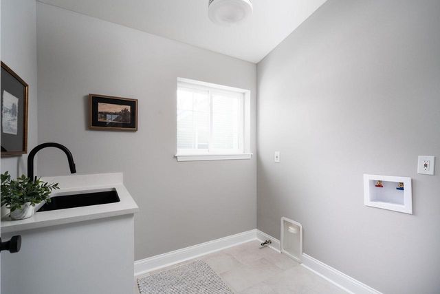 4828 N Newhall STREET, Whitefish Bay, WI 53217