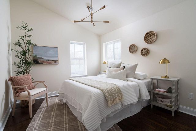 4828 N Newhall STREET, Whitefish Bay, WI 53217