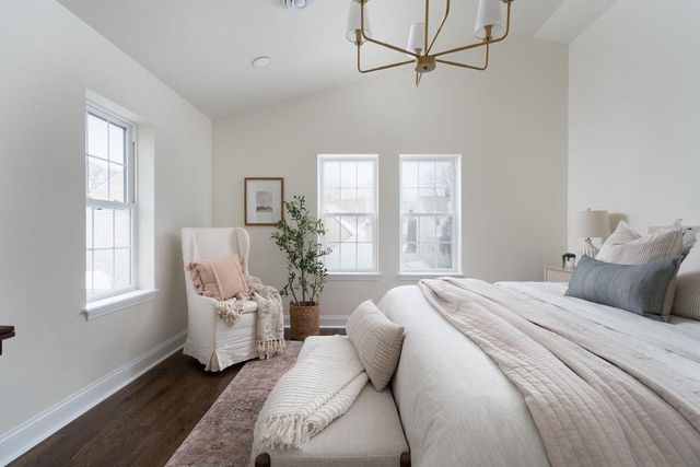 4828 N Newhall STREET, Whitefish Bay, WI 53217