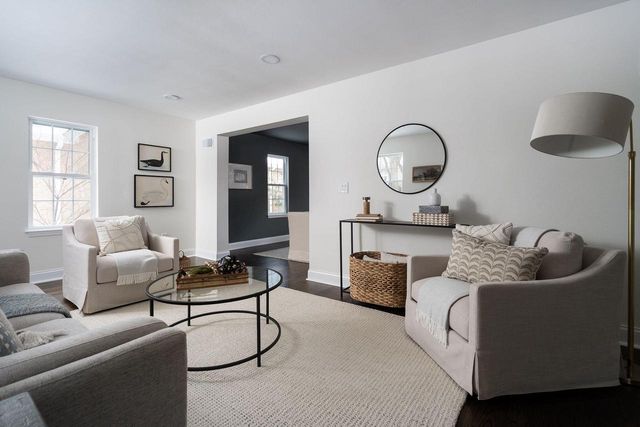 4828 N Newhall STREET, Whitefish Bay, WI 53217