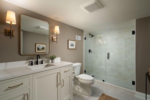 4828 N Newhall STREET, Whitefish Bay, WI 53217