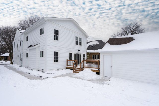 4828 N Newhall STREET, Whitefish Bay, WI 53217