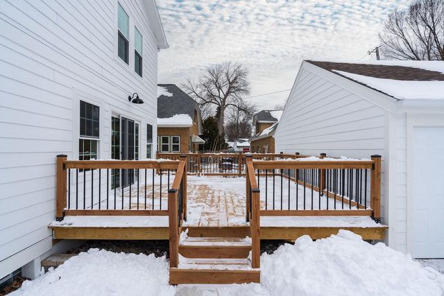 4828 N Newhall STREET, Whitefish Bay, WI 53217