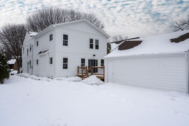 4828 N Newhall STREET, Whitefish Bay, WI 53217