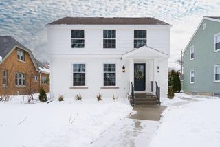 4828 N Newhall STREET, Whitefish Bay, WI 53217