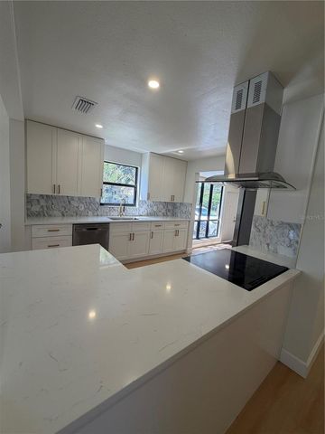 4649 18TH AVENUE N, St Petersburg, FL 33713