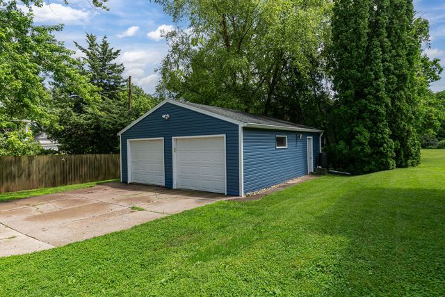 1720 28th Avenue, Moline, IL 61265