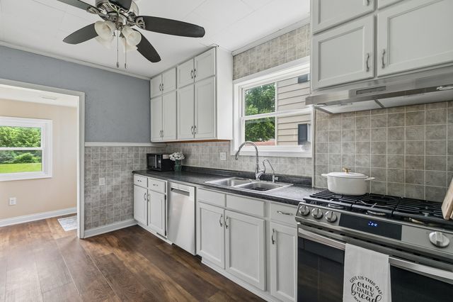 1720 28th Avenue, Moline, IL 61265