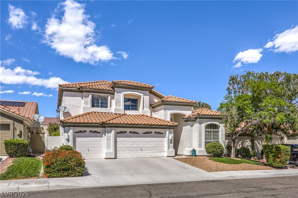 Image 2 of property listing at 10008 Dusty Winds Avenue, Las Vegas, NV 89117