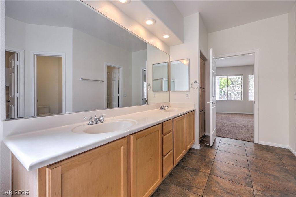 Image 34 of property listing at 10008 Dusty Winds Avenue, Las Vegas, NV 89117