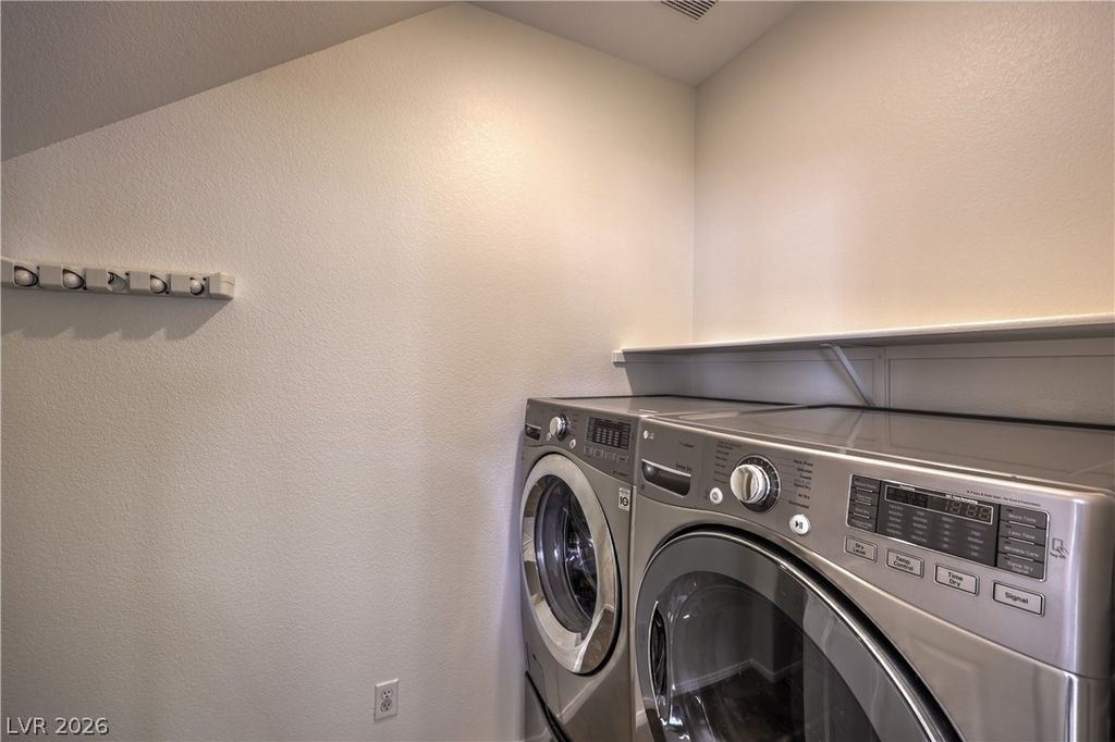 Image 37 of property listing at 10008 Dusty Winds Avenue, Las Vegas, NV 89117