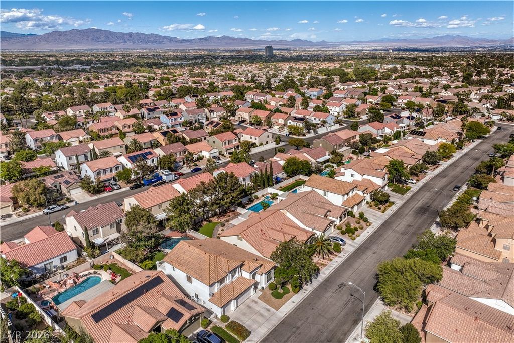 Image 66 of property listing at 10008 Dusty Winds Avenue, Las Vegas, NV 89117