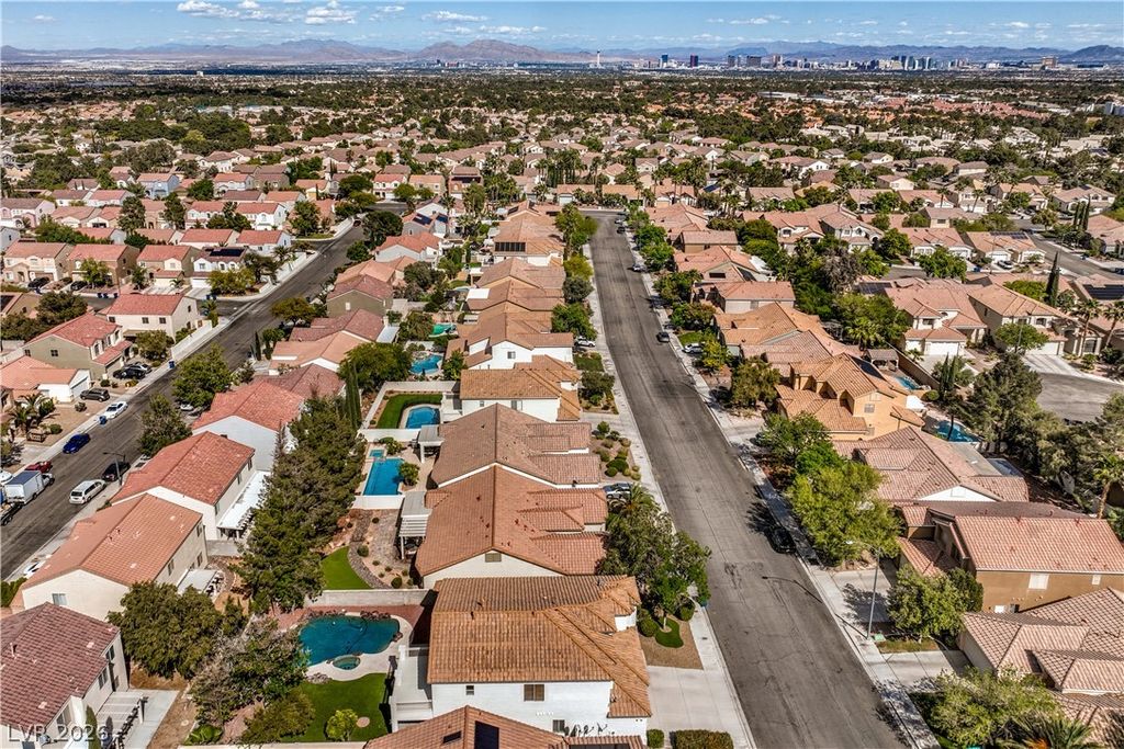 Image 73 of property listing at 10008 Dusty Winds Avenue, Las Vegas, NV 89117