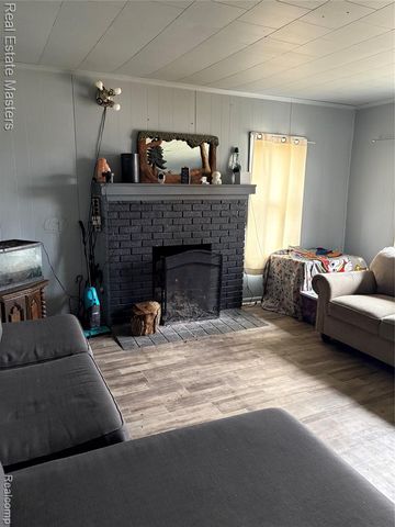 7627 Lapeer Road, Wales, MI 48027