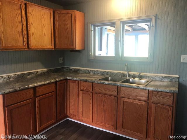 7627 Lapeer Road, Wales, MI 48027