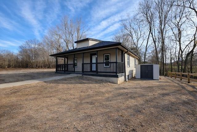 218 Locust St, Clarksville, TN 37042