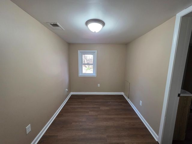 218 Locust St, Clarksville, TN 37042