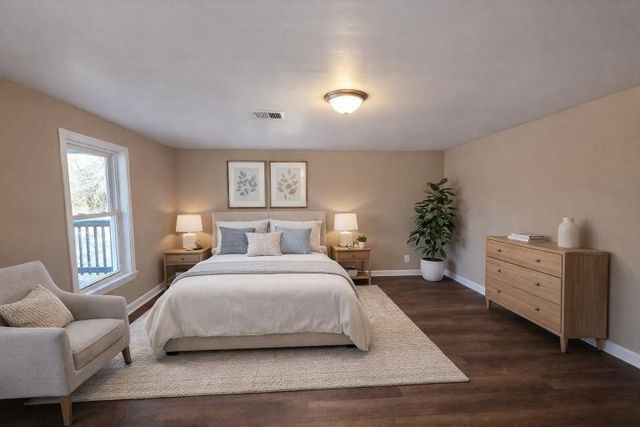 218 Locust St, Clarksville, TN 37042