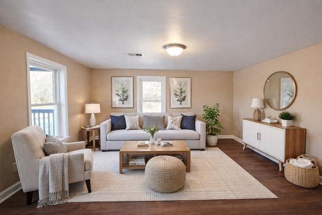 218 Locust St, Clarksville, TN 37042