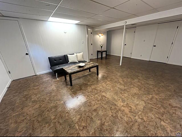 4209 SW 34th ST, Topeka, KS 66612