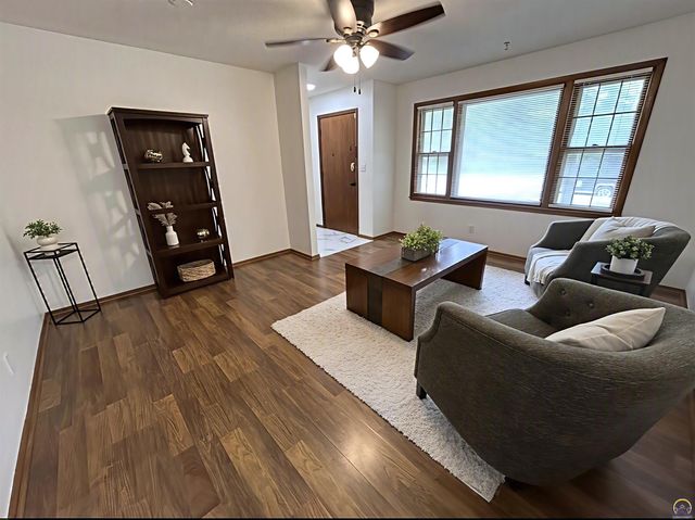 4209 SW 34th ST, Topeka, KS 66612