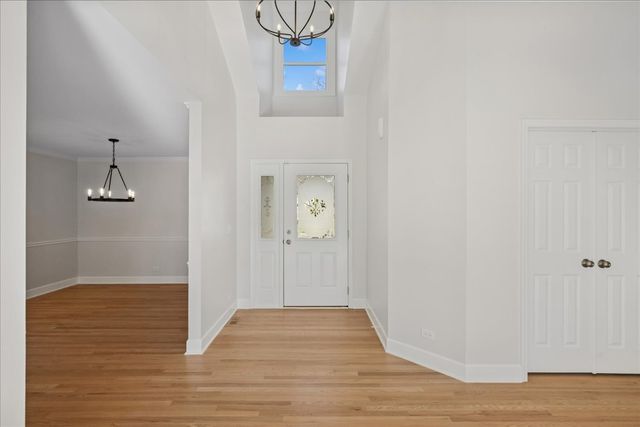 5249 Elliott Drive, Hoffman Estates, IL 60192