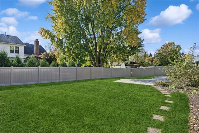 5249 Elliott Drive, Hoffman Estates, IL 60192