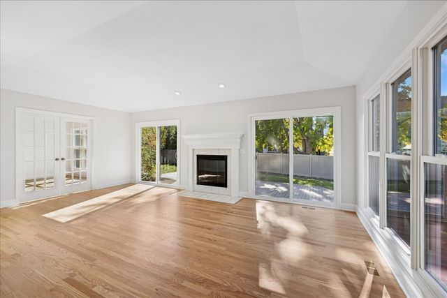 5249 Elliott Drive, Hoffman Estates, IL 60192