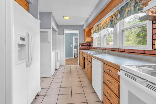 162 Main Street, Plaistow, NH 03865