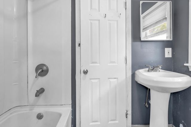 162 Main Street, Plaistow, NH 03865