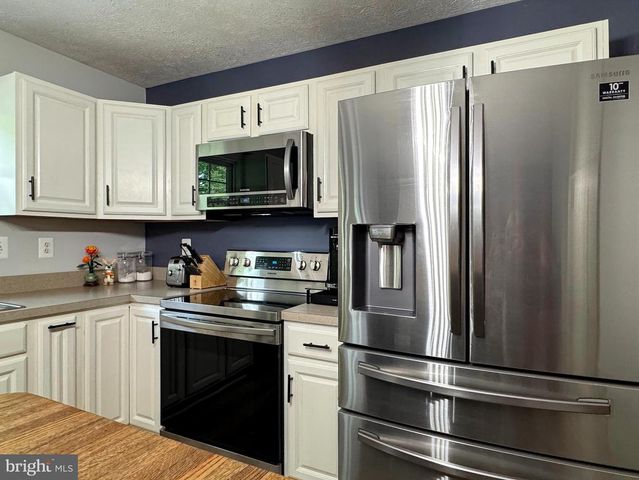 7124 JULIETTE LOW LN, Hughesville, MD 20637